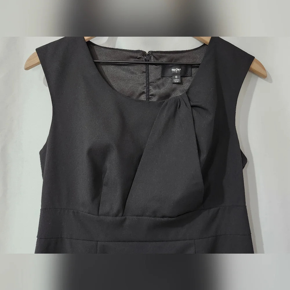 Sleeveless Lined Little Black Dress Size 8 Classic LBD Career Special Occasion - Picture 3 of 8